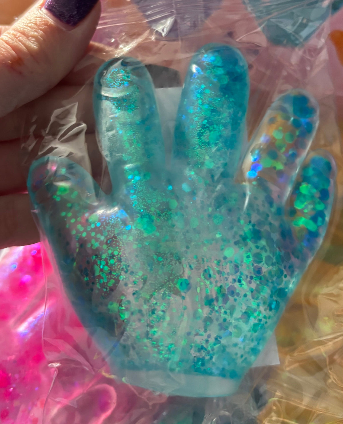 Squeeze sugar gel hand