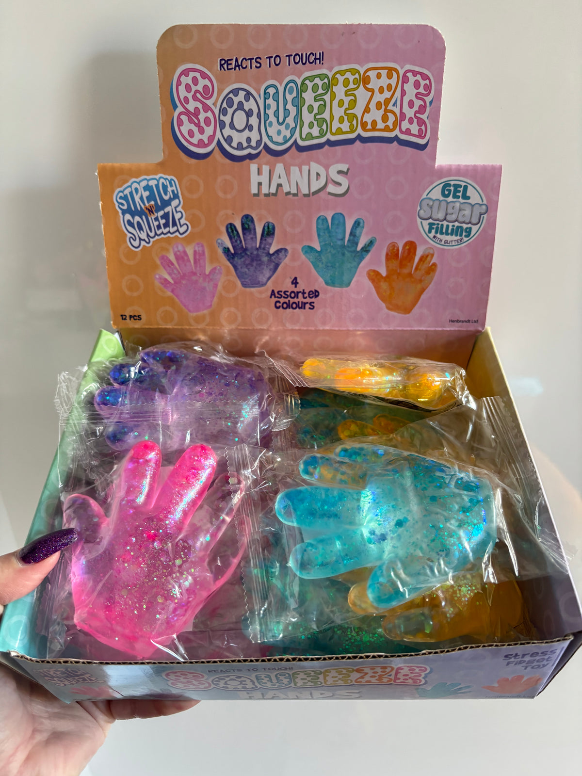 Squeeze sugar gel hand