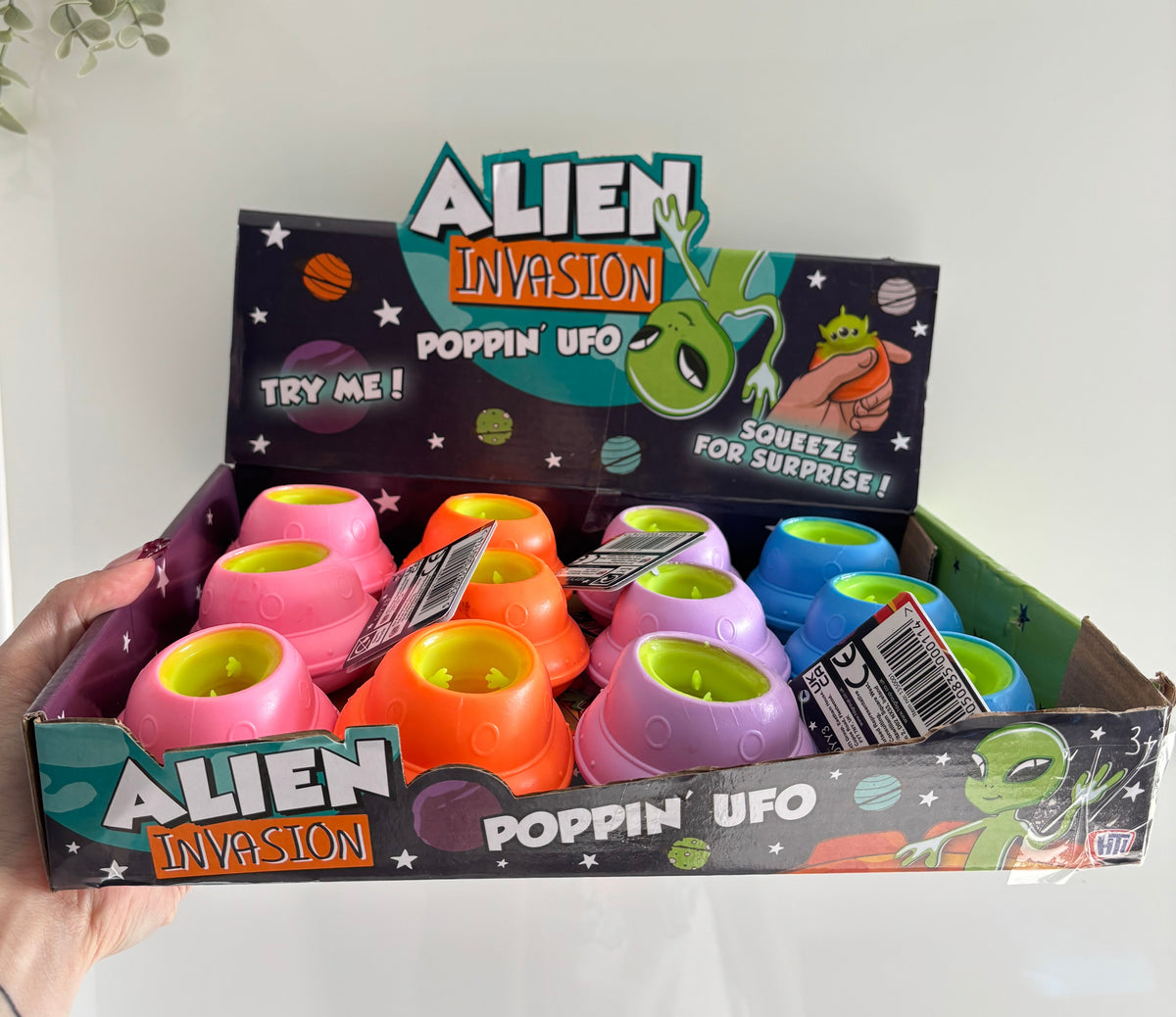 Alien invasion poppin UFO