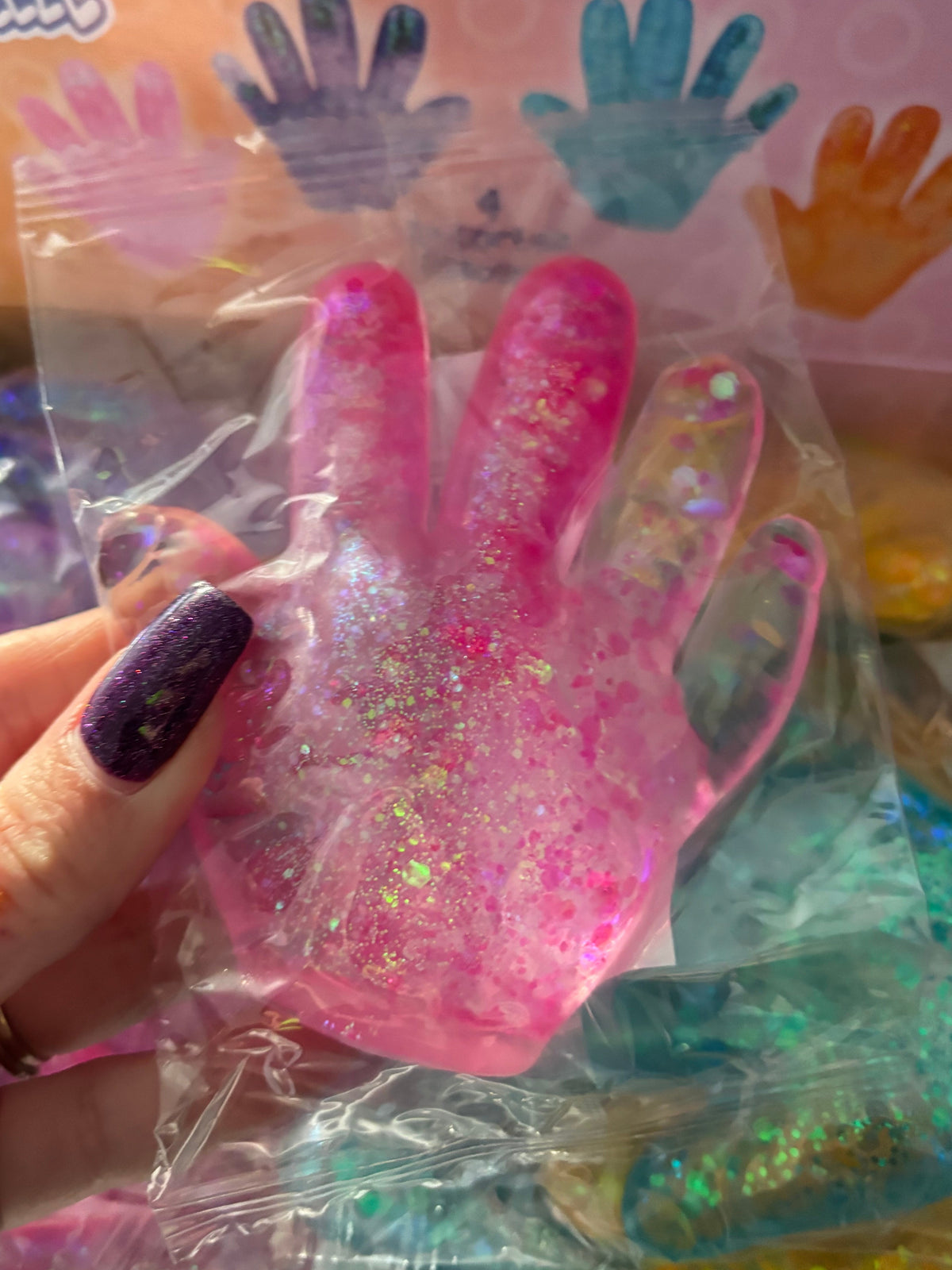 Squeeze sugar gel hand