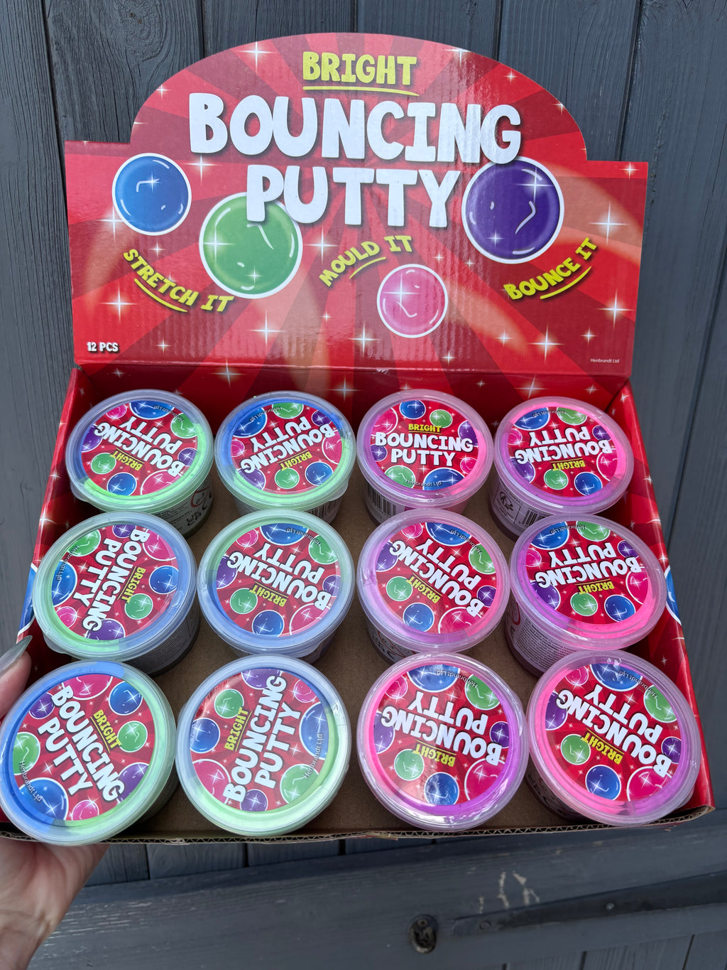 Bright bouncing putt