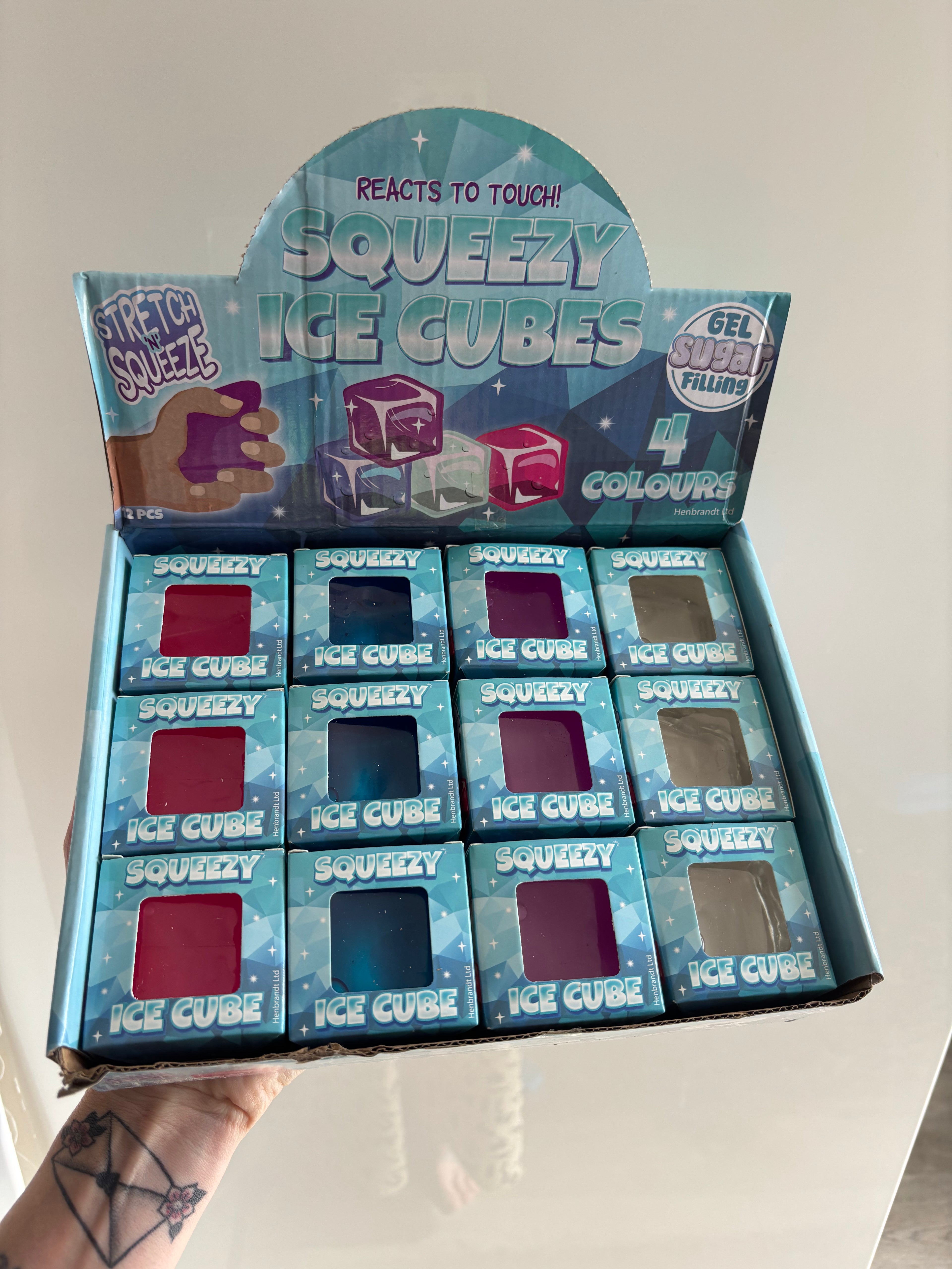 Squeezy ice cubes