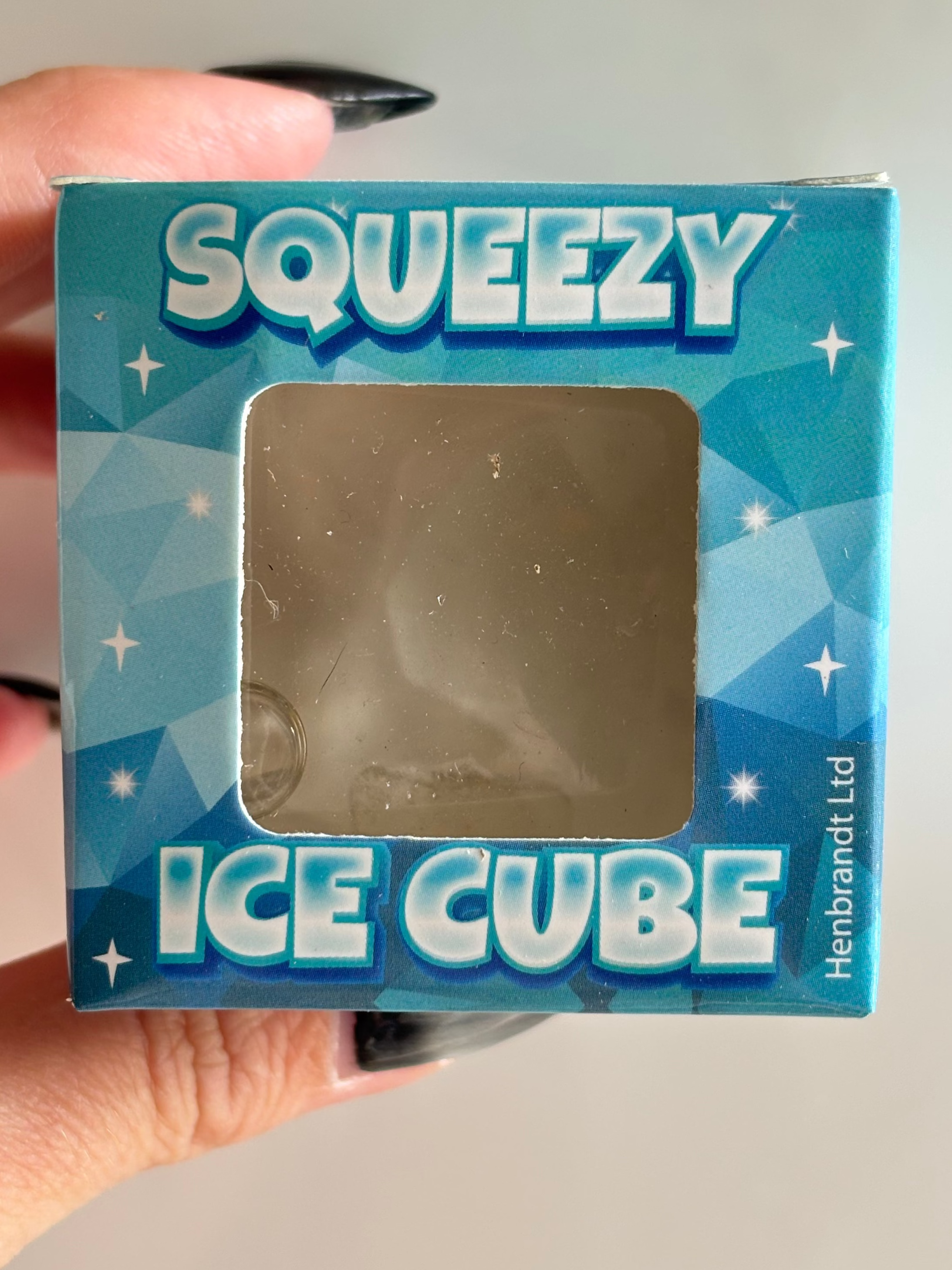 Squeezy ice cubes