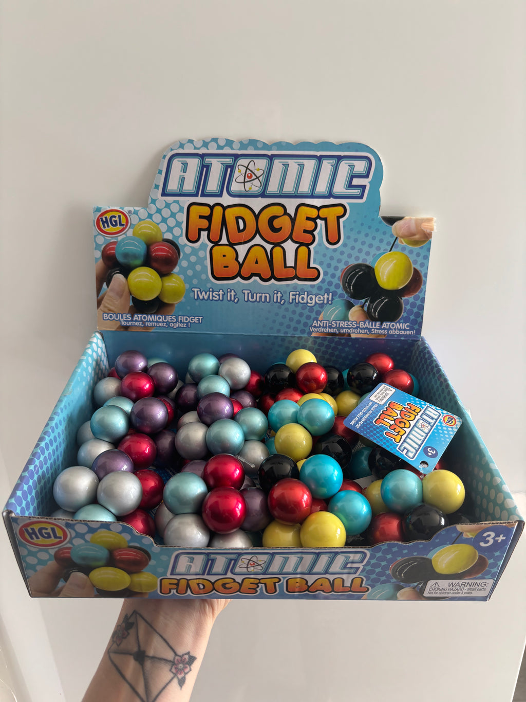 Atomic fidget ball