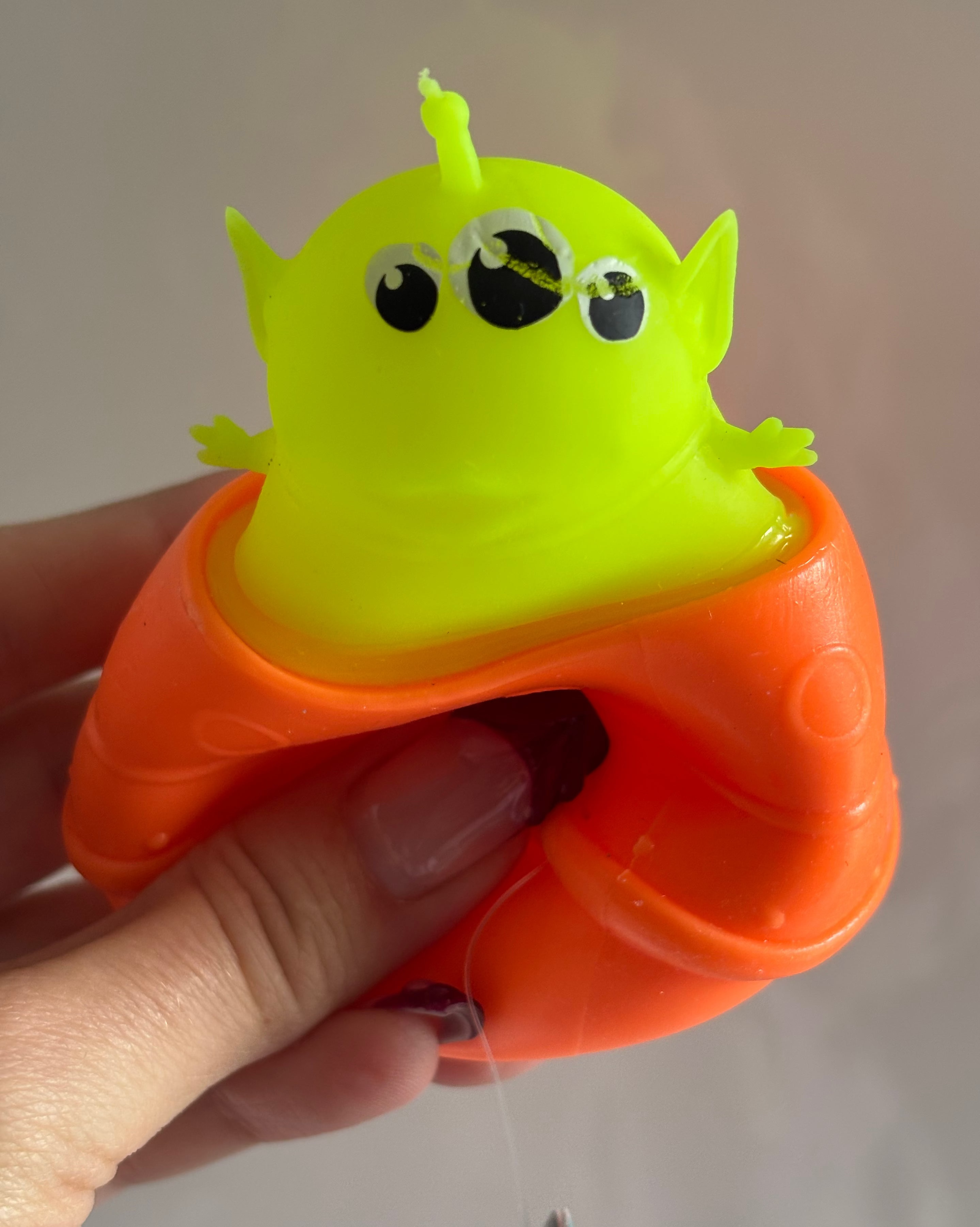 Alien invasion poppin UFO